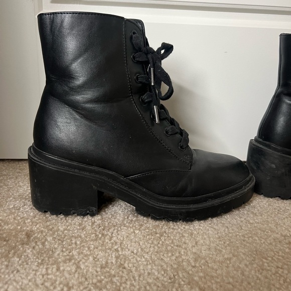 Universal Thread Women’s Black Brie Faux Leather Combat Platform Boots - Picture 11 of 16